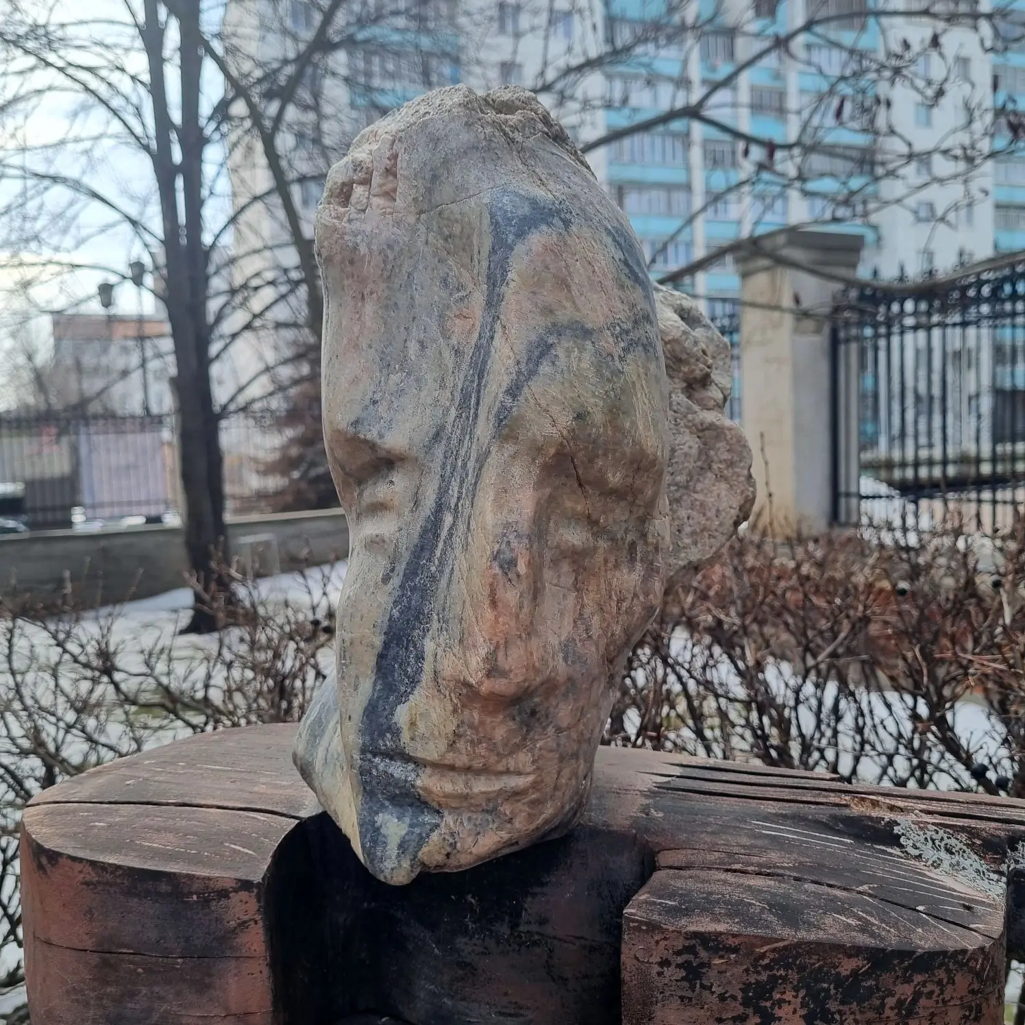 Домовой чат – это портал в ад, конечно.