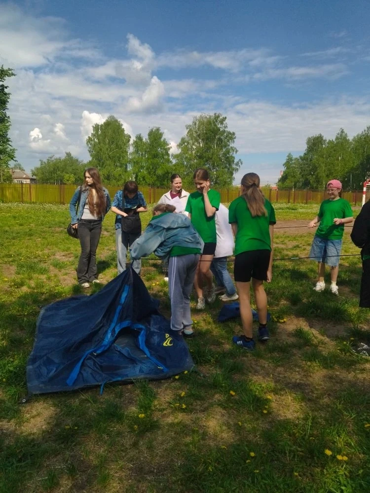 🧗 В поход за здоровьем! 💪🏕️ Сегодня для учеников 5-х и 6-х классов прошел День здоровья в формате ту