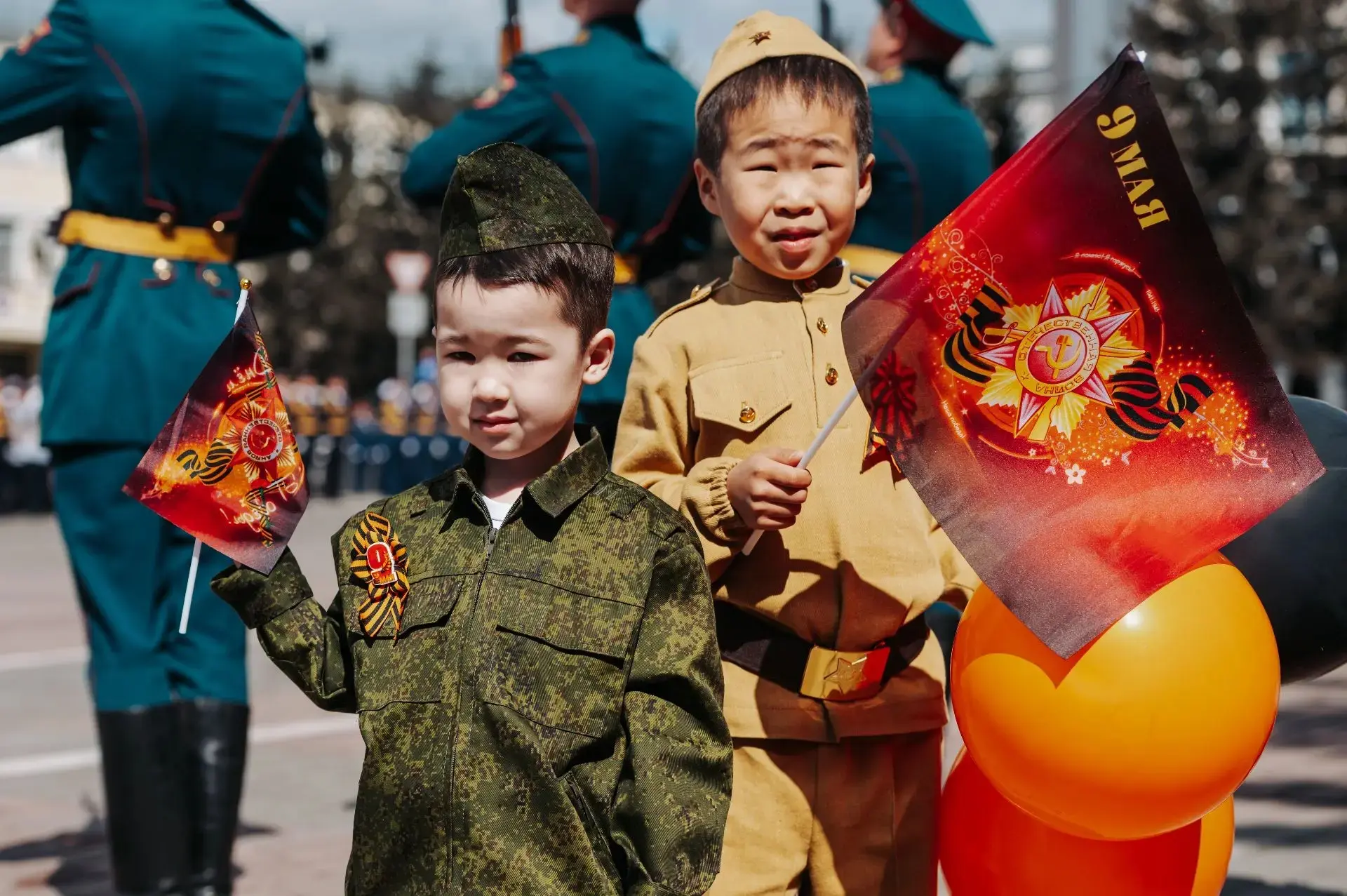 81 год назад наш народ отстоял своё право жить на родной земле, быть свободным, растить детей, строи