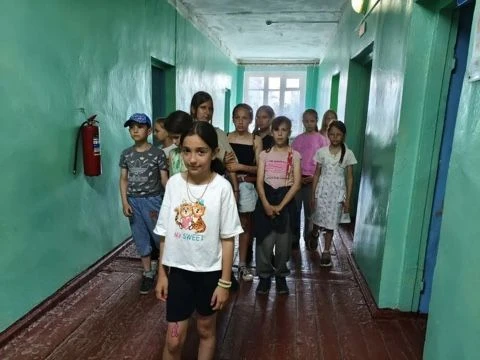 Минутка безопасности в «Орленке» 

В пришкольном лагере «Орленок» прошло занятие по безопасности. 
В