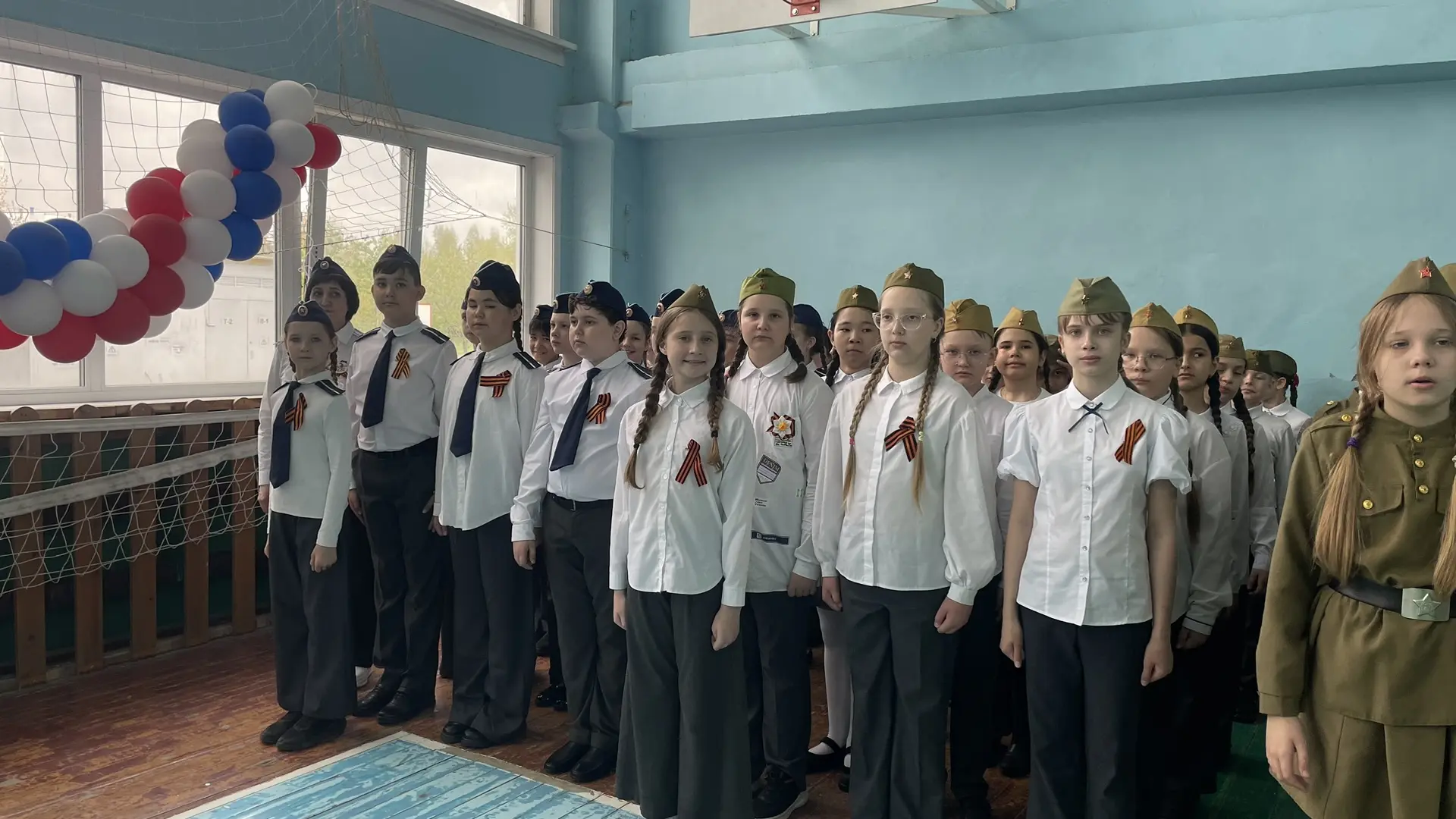 🎊Смотр строя и песни «Аты-баты» в 4 классах🎊  Дорогие ученик , учителя и родители!  Сегодня в нашей 