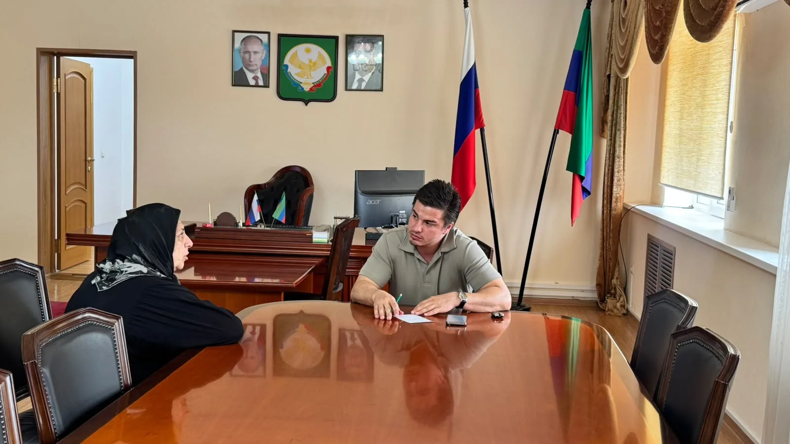 📃Замглавы  Новолакского района Амир Султанов провёл личный приём граждан
