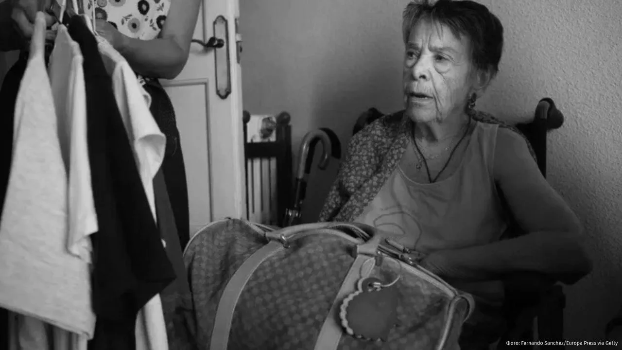 Умерла 87-летняя испанка Марикармен Абаскаль — символ протестов против выселений в Испа...