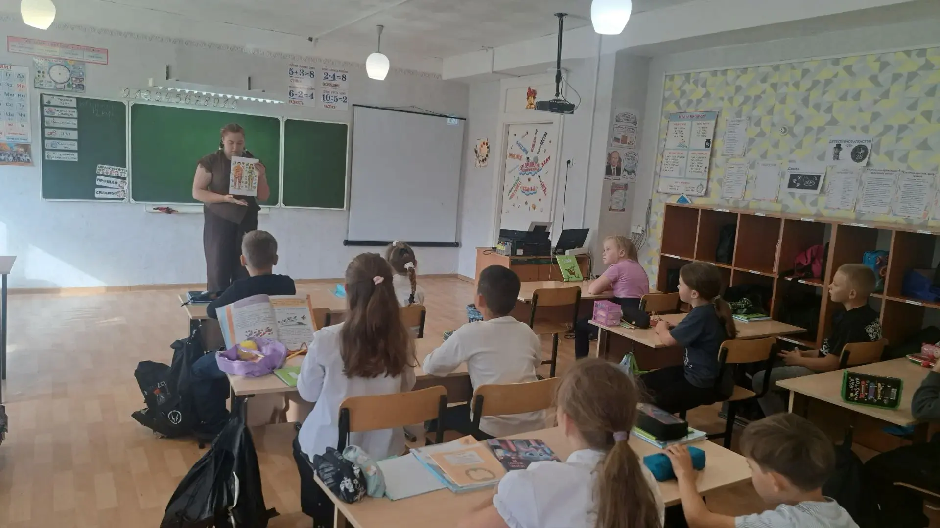 🍎 Сегодня в нашей школе прошли беседы с учащимися о здоровом образе жизни. Ребята пого...