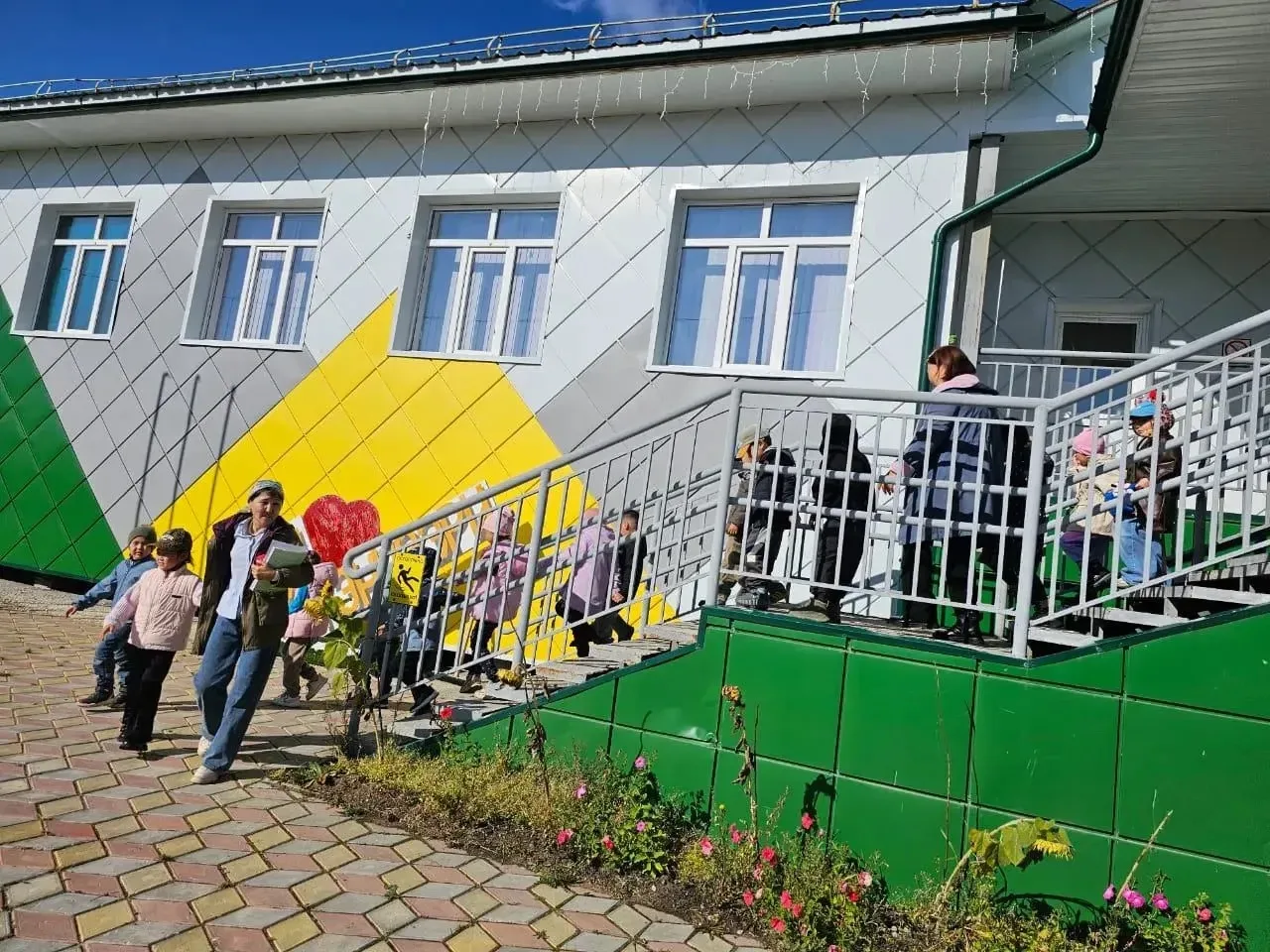 Учебная эвакуация в детском саду «Кэнчээри» села Бердигестях
