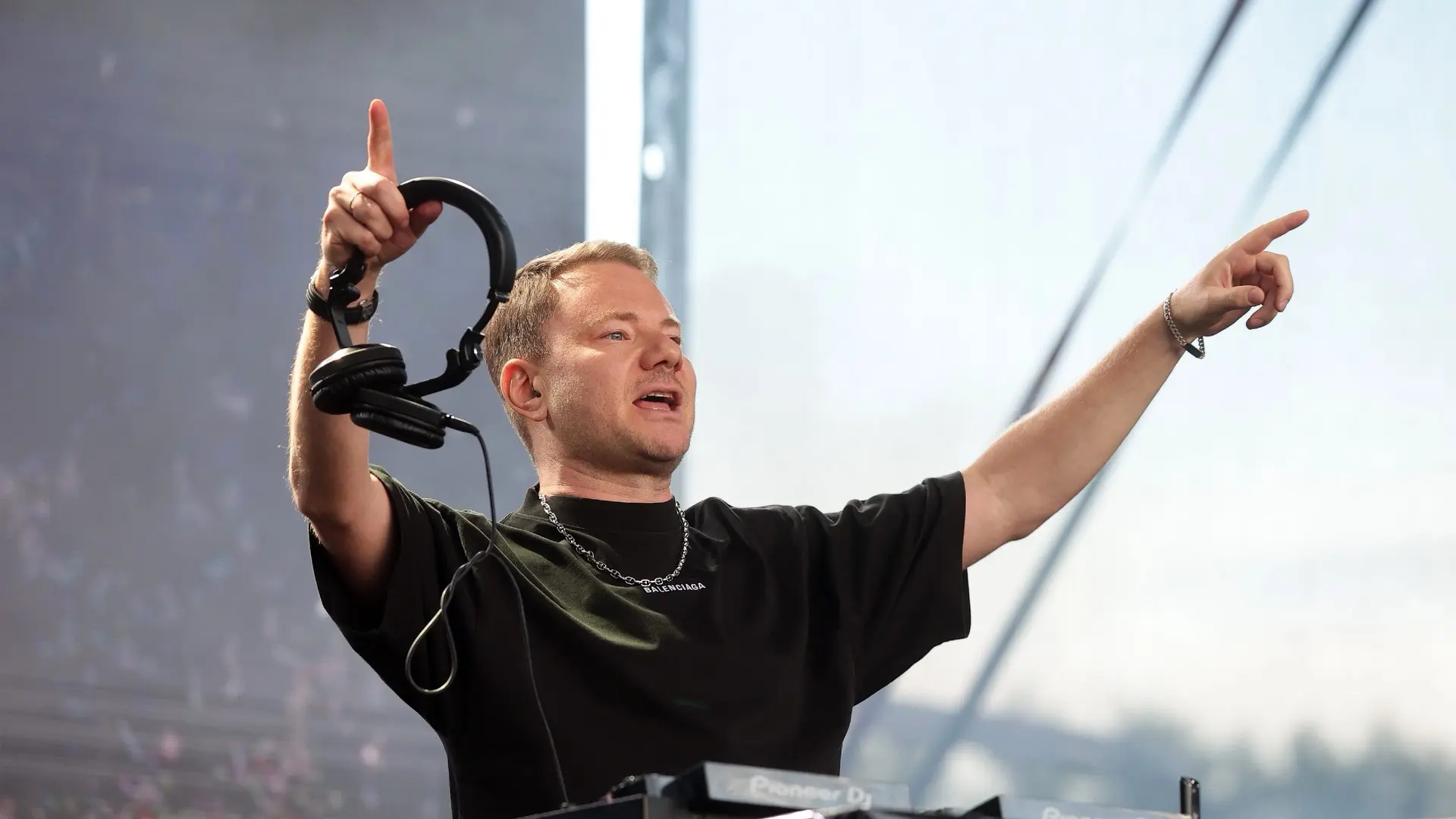 ✈️Жителей Заволжского района поздравил Dj SMASH! Спасибо Андрею Ширману за концерт в на...