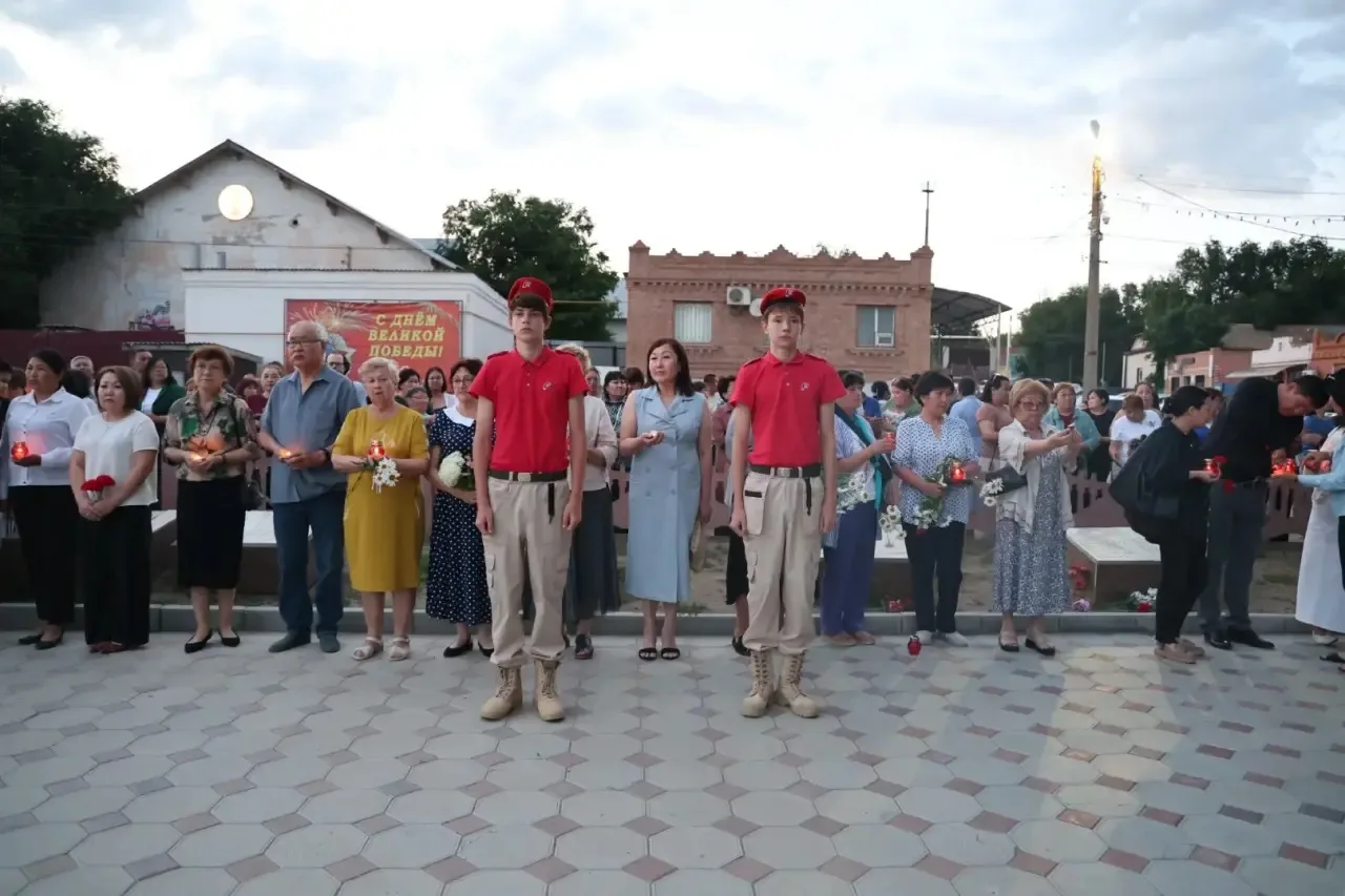 22 июня — День памяти и скорби.

Вчера на мемориале «Отстоявшим Отчизну» состоялся торжественный мит