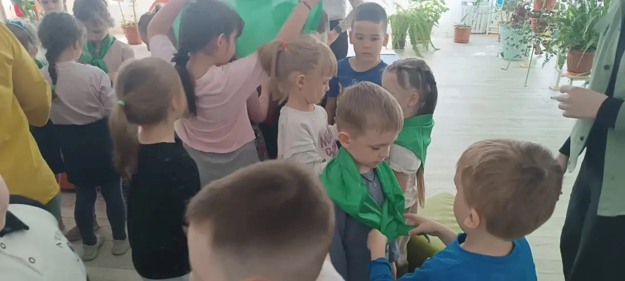 🍀 25 апреля — Всероссийский «День Эколят»! 🍀  Сегодня в нашей группе произошло по-настоящему знамена