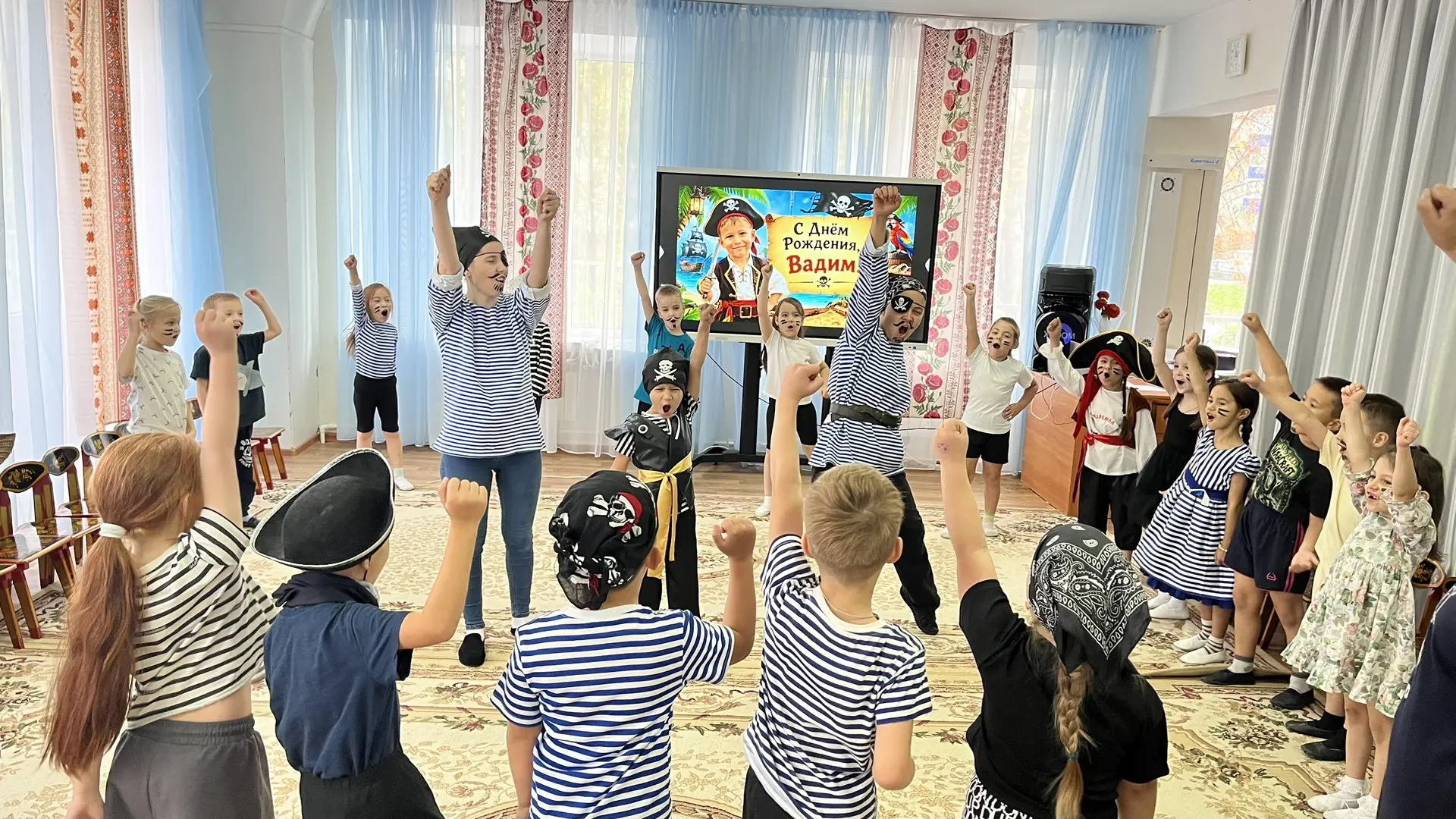 🎉 С Днём рождения, наш крутой кэп Вадим! 🏴‍☠️
