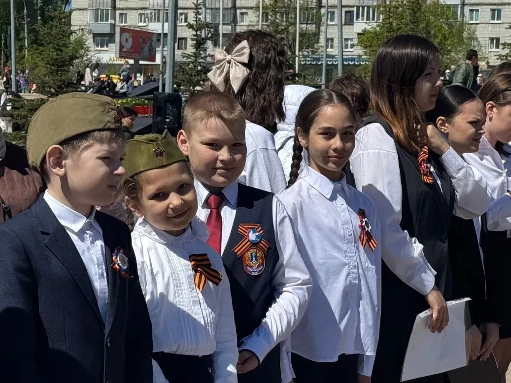 9 мая 2026 года на площади 30-летия Победы у Вечного огня прозвучали самые искренние и трогательные 