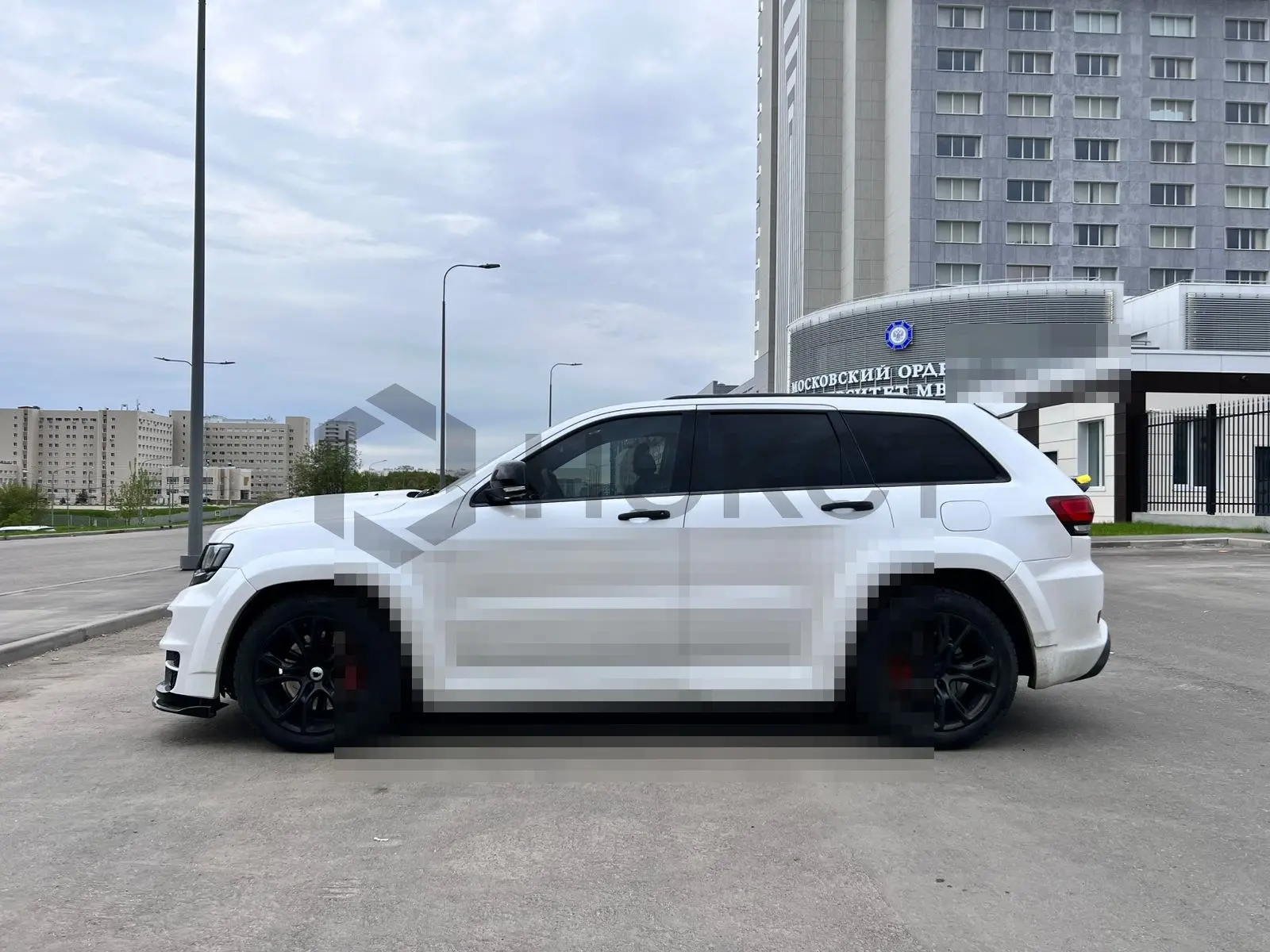 Jeep Grand Cherokee в полном обвесе — и всё официально 🛻