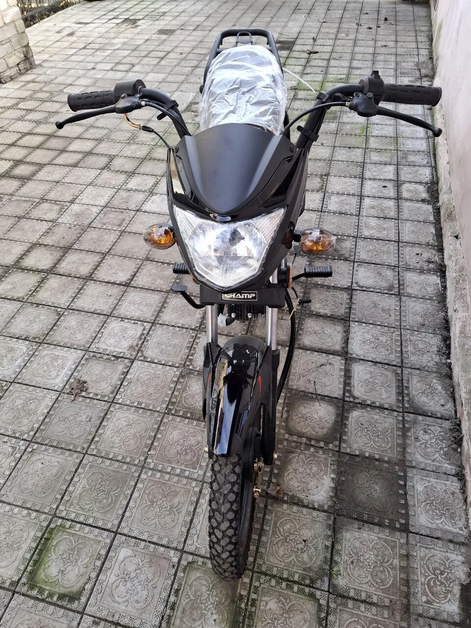 Продам мопед Альфа Чамп, куплен в феврале, пробег 900 км, с документами.Цена 40 тыс руб...