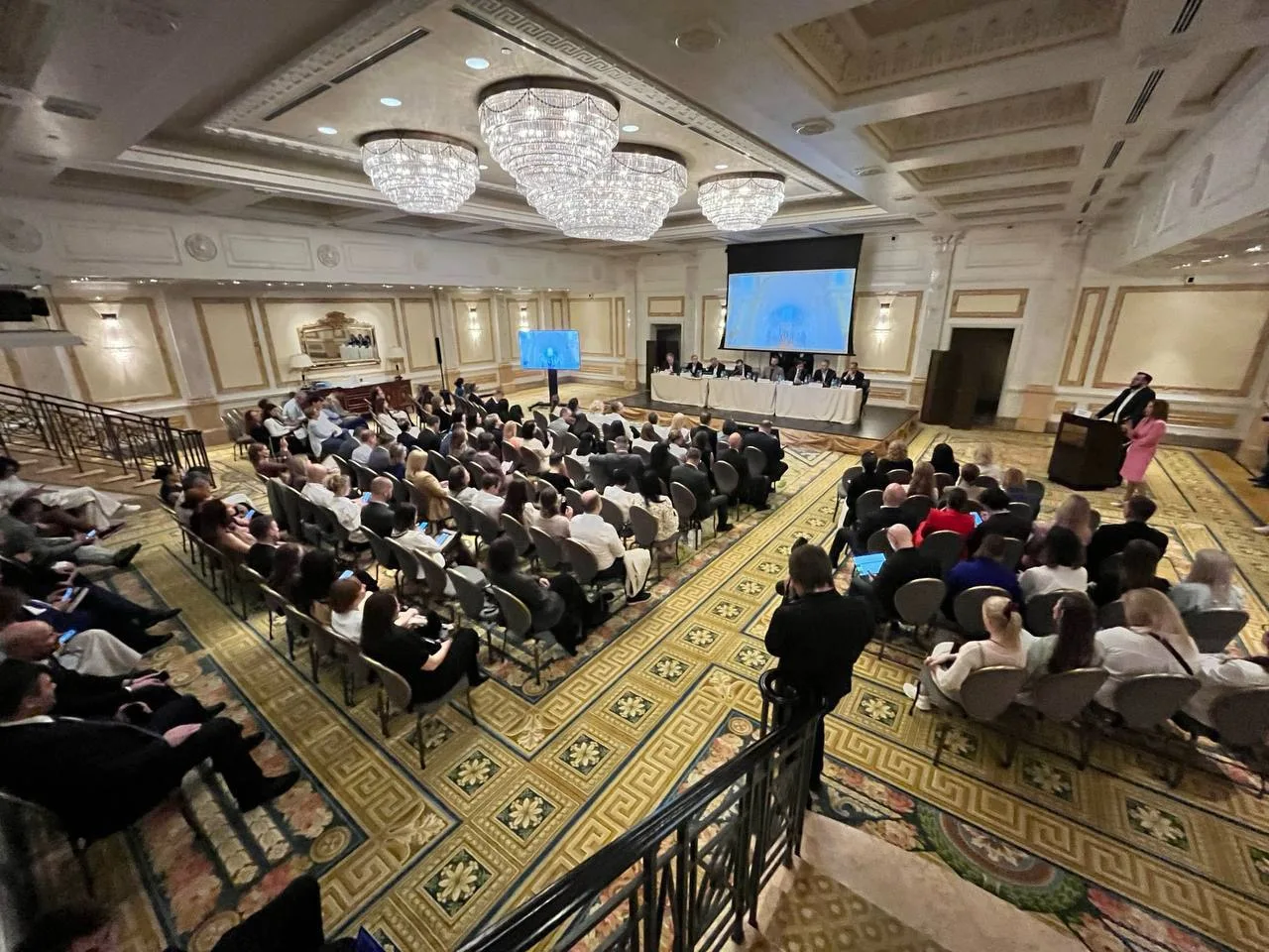 На ПМЭФ-2026 Cosmos Hotel Group приняла участие в деловой сессии «Путешествия по России...