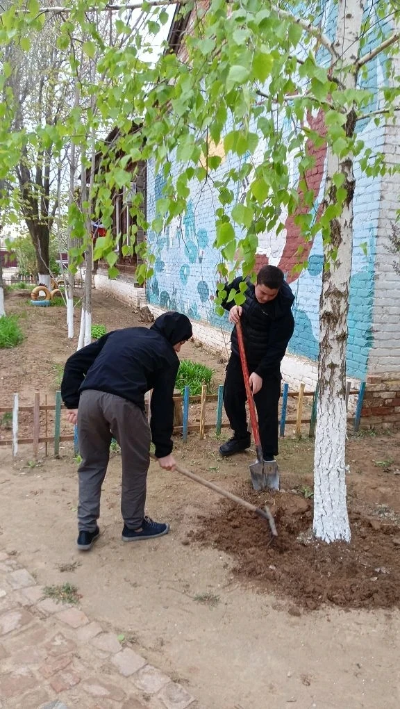 🌍 Сделали мир вокруг школы чище!