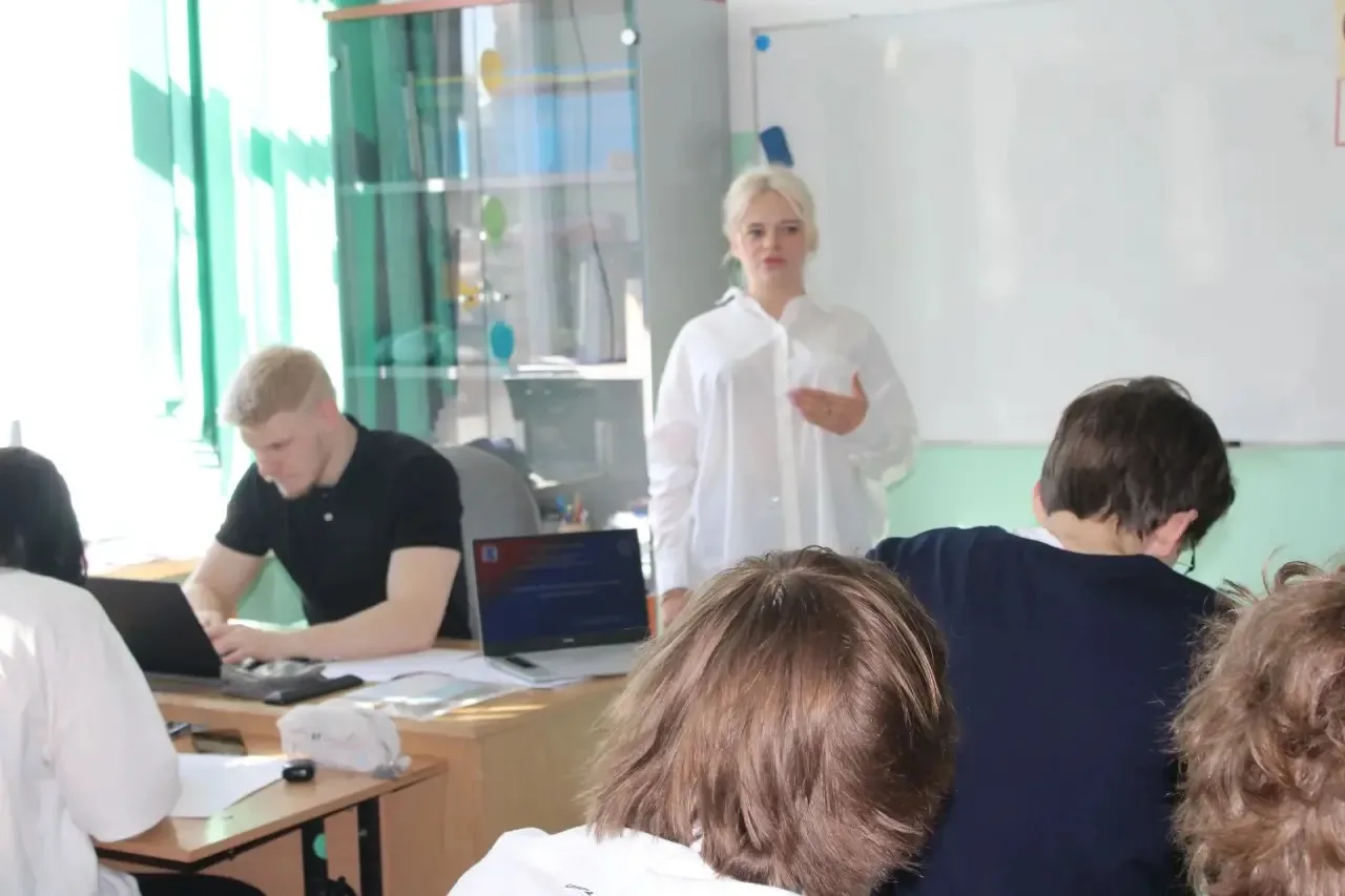 21 мая на базе 13-й гимназии состоялись два просветительских мероприятия, организованных Российским 