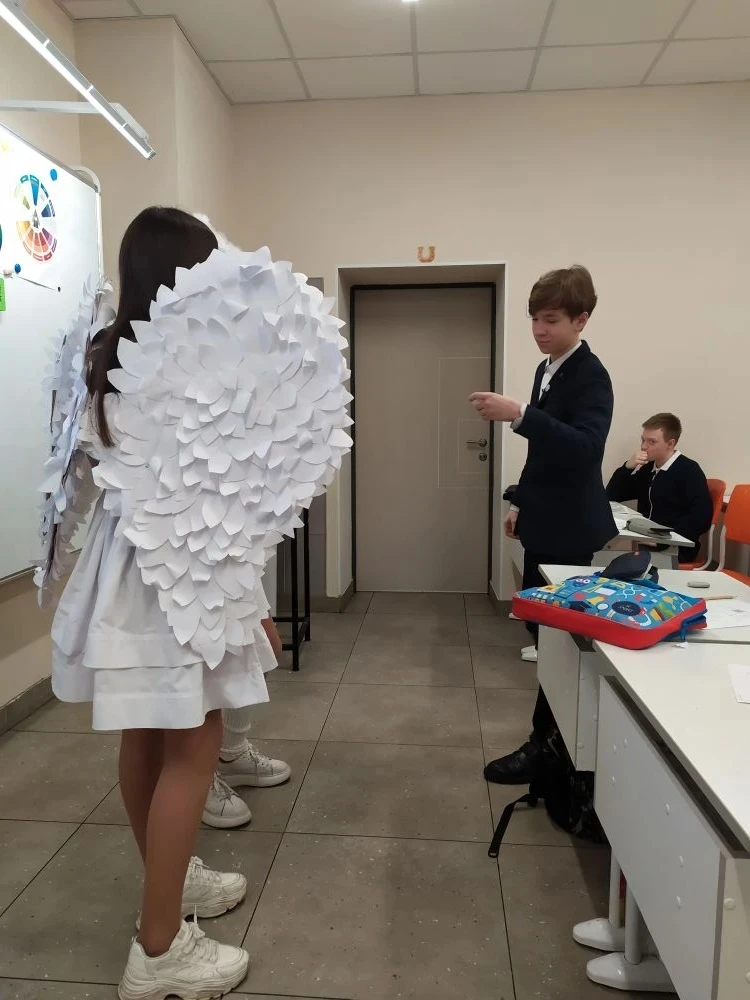 Учимся выражать чувства: наш день признаний 💌  Вчера в нашей школе было особенно тепло, и дело не то