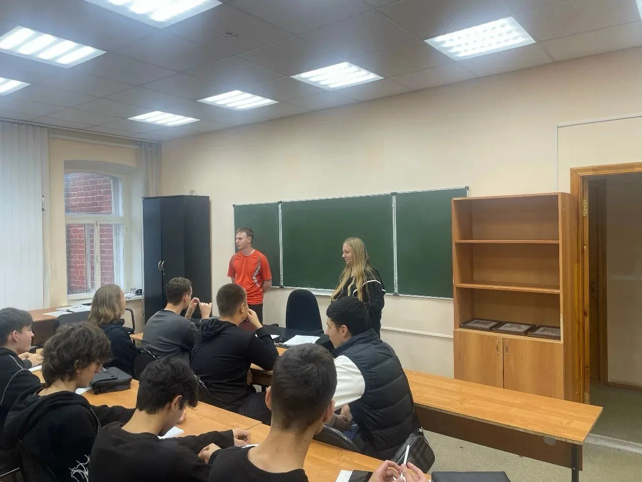 В Колледже экономики и информатики им. А.Н. Афанасьева прошло бинарное учебное занятие ...