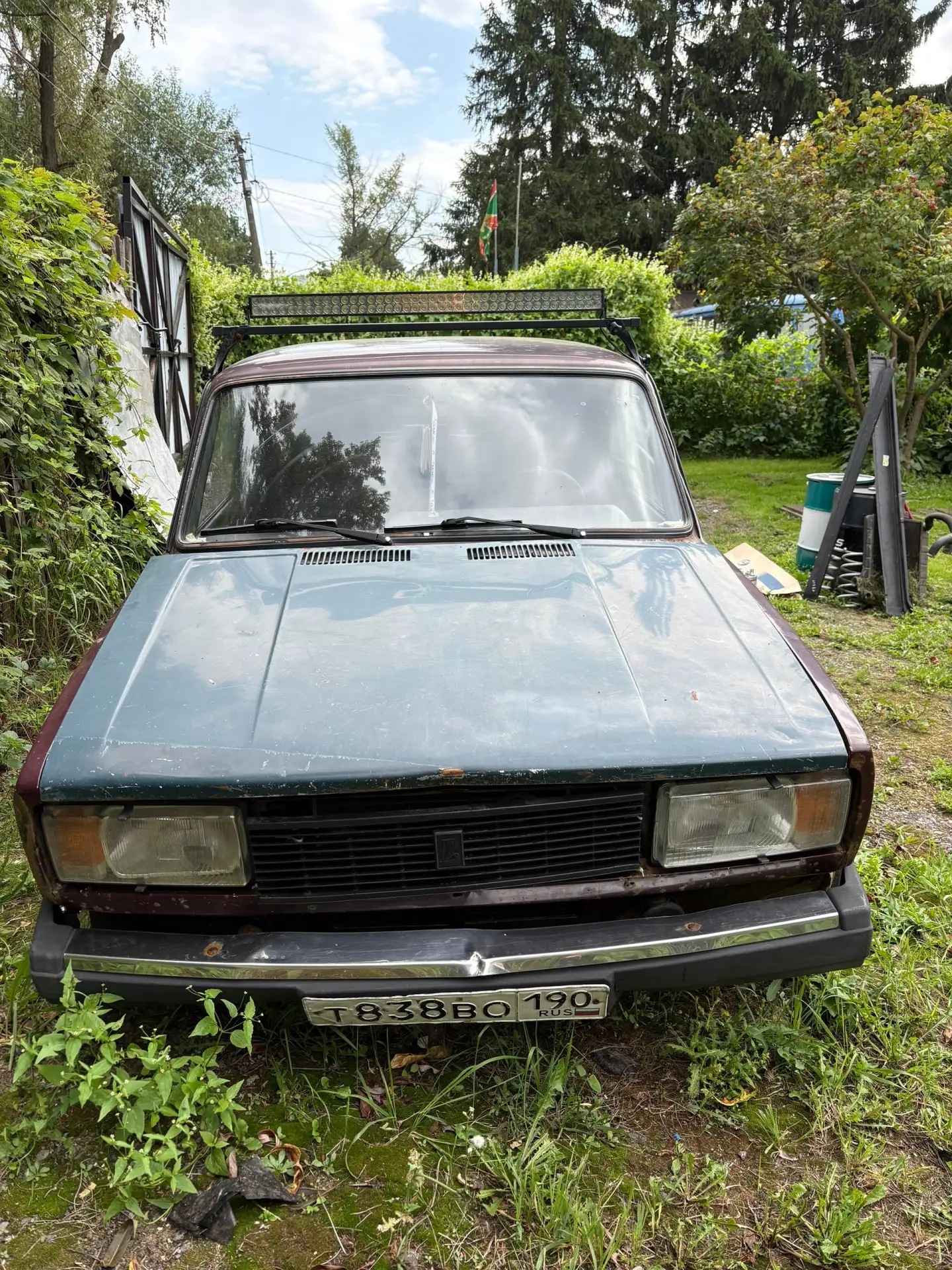 Продам ваз 2107 целиком