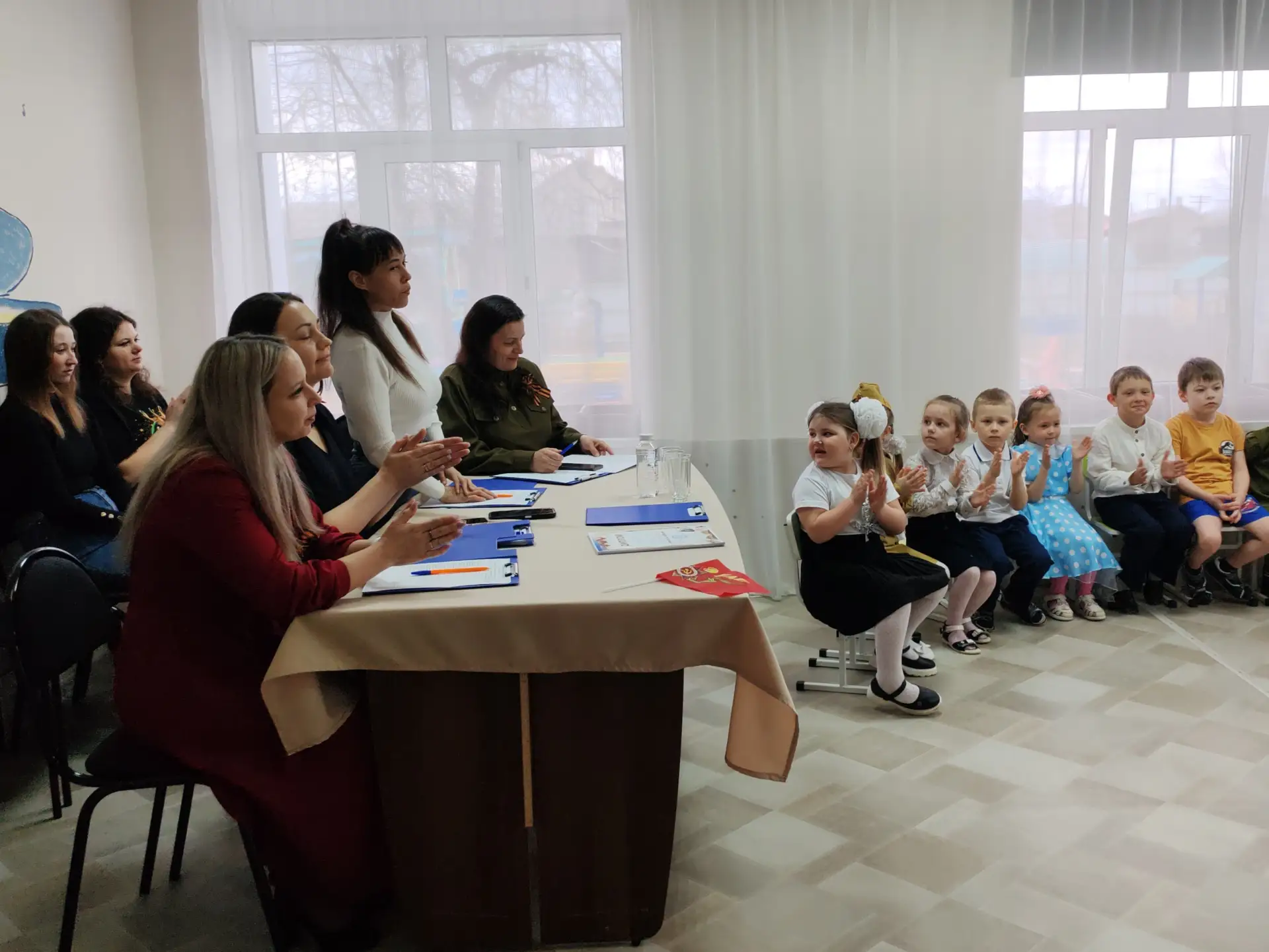 Конкурс художественного чтения «Ничто не забыто»

В детском саду прошёл конкурс художественного чтен