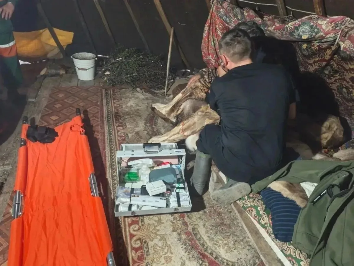 🚑 Жителя тундры эвакуировали в больницу на ТРЕКОЛе.

Ночью 19 июня спасатели «Ямалспаса» выехали к 