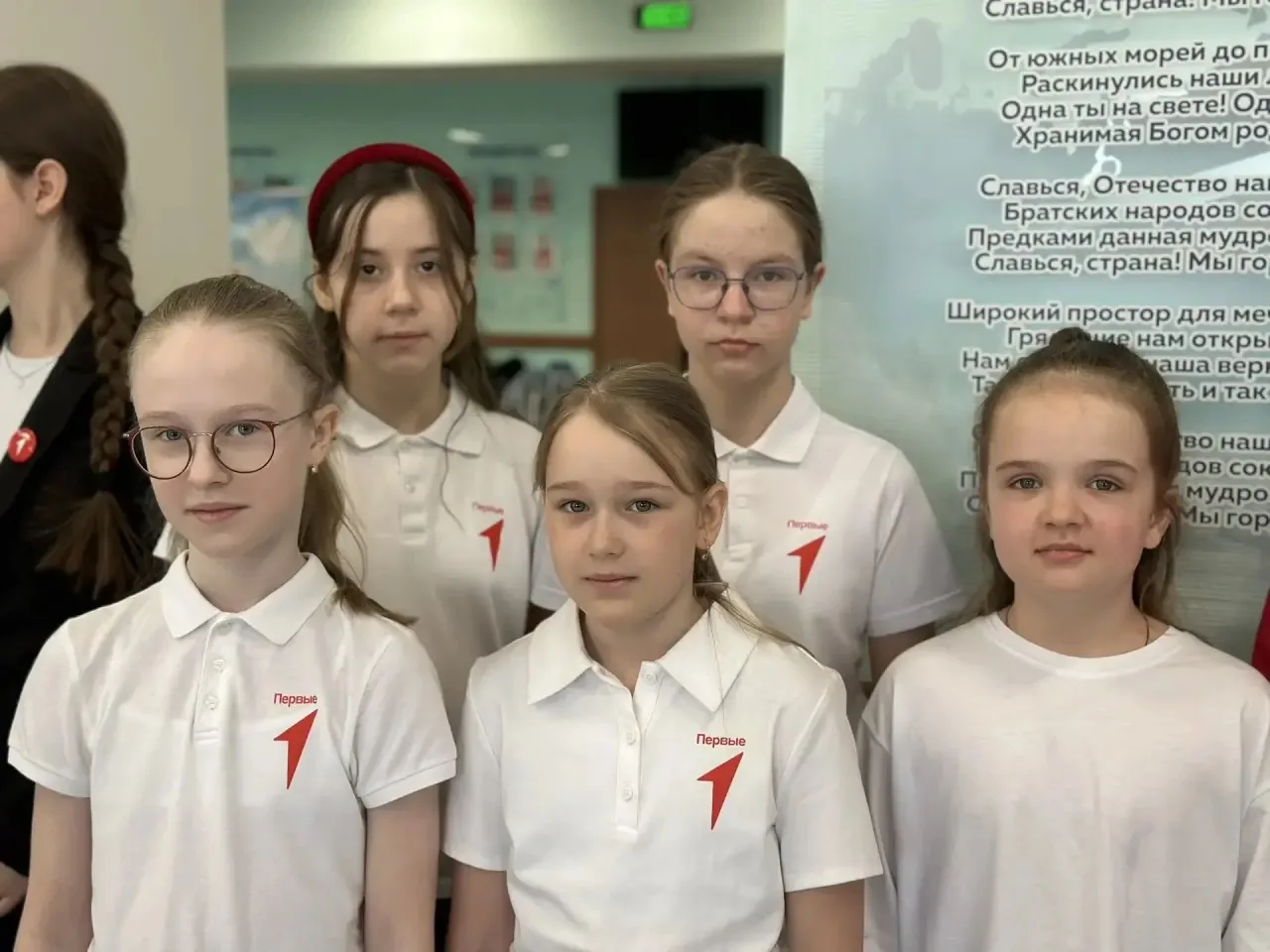 🎖 Торжественное открытие «Вахты памяти»: часовой у Знамени Победы 🎖  Сегодня в Центре образования со