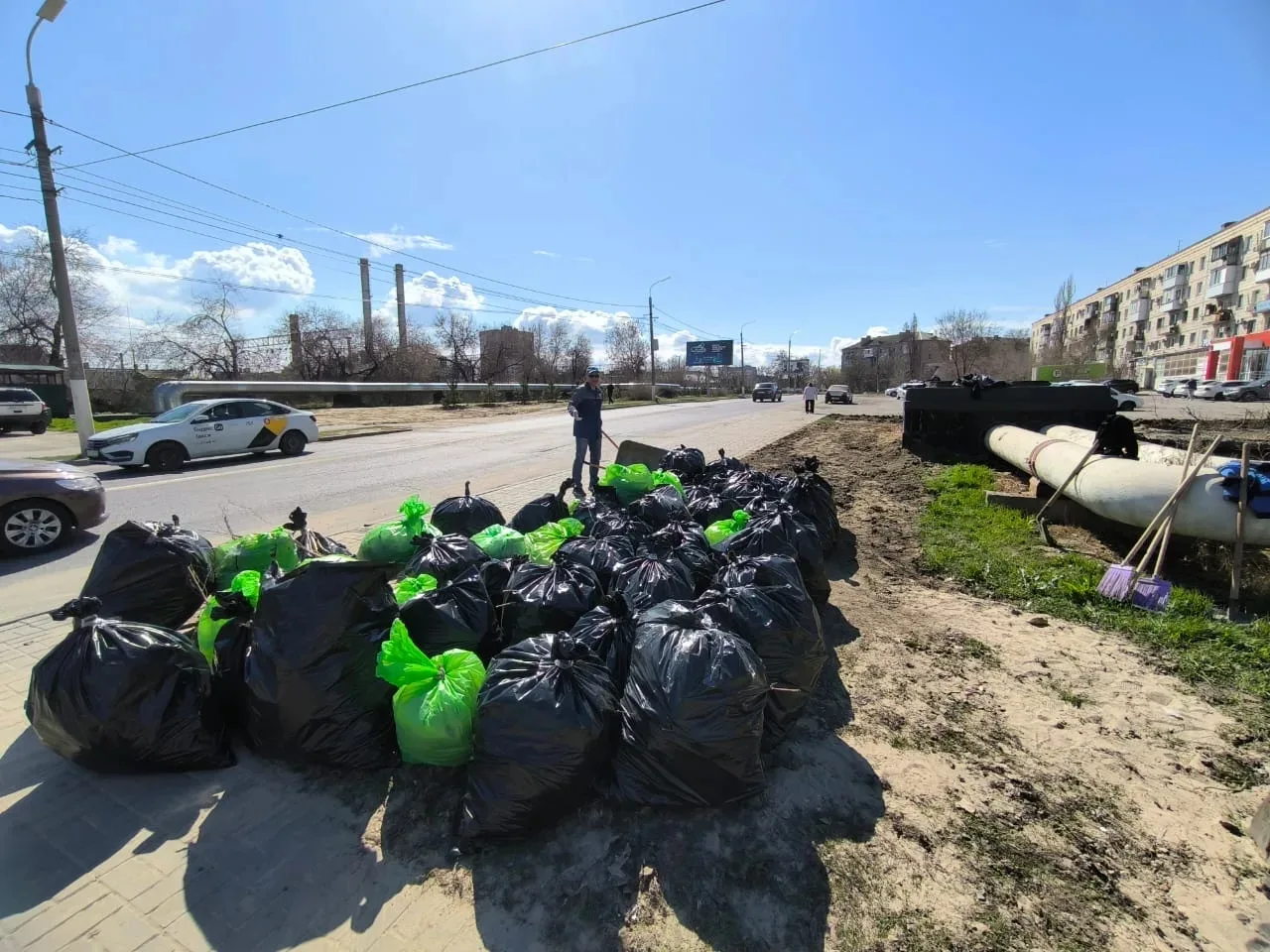 🧹 Сотрудники «Концессий» вышли на весеннюю уборку Волгограда  В Волгограде стартовал месячник по бла