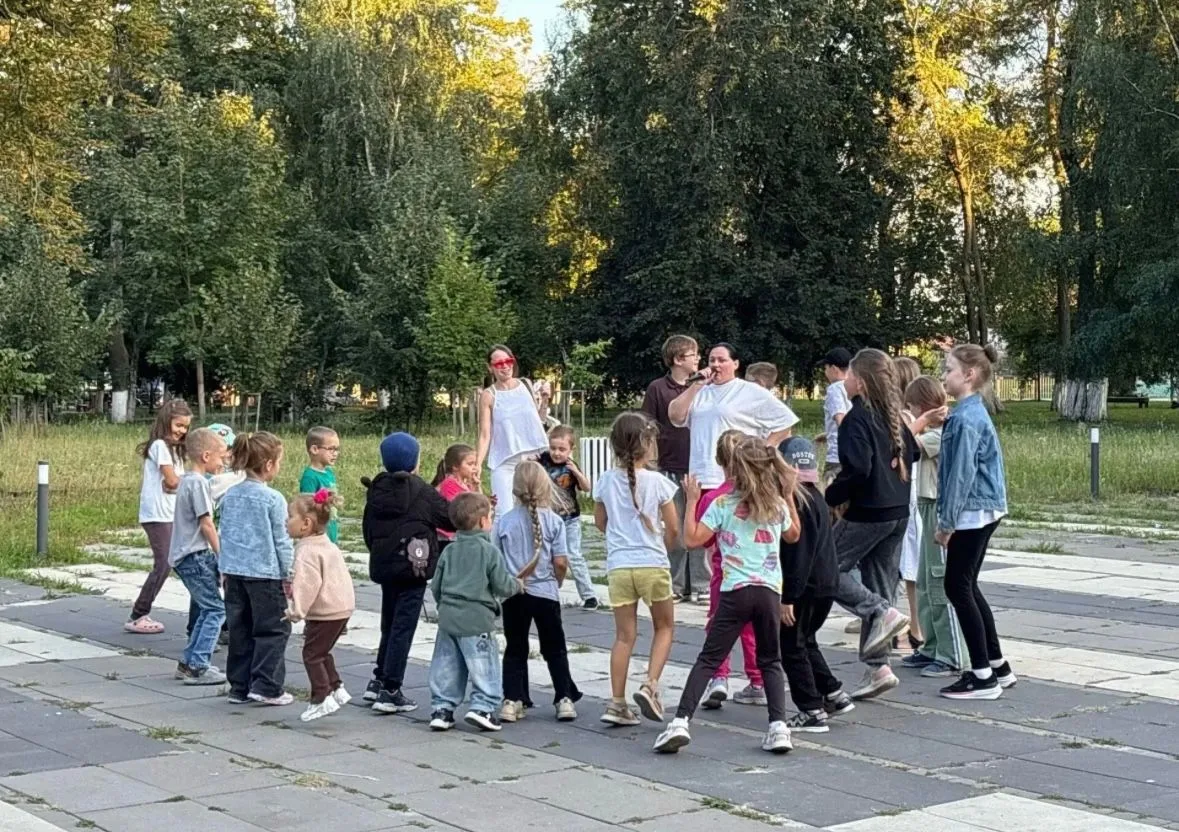 ☀️ В Бобровском районе в городском парке прошла развлекательно-игровая программа «Ключ ...