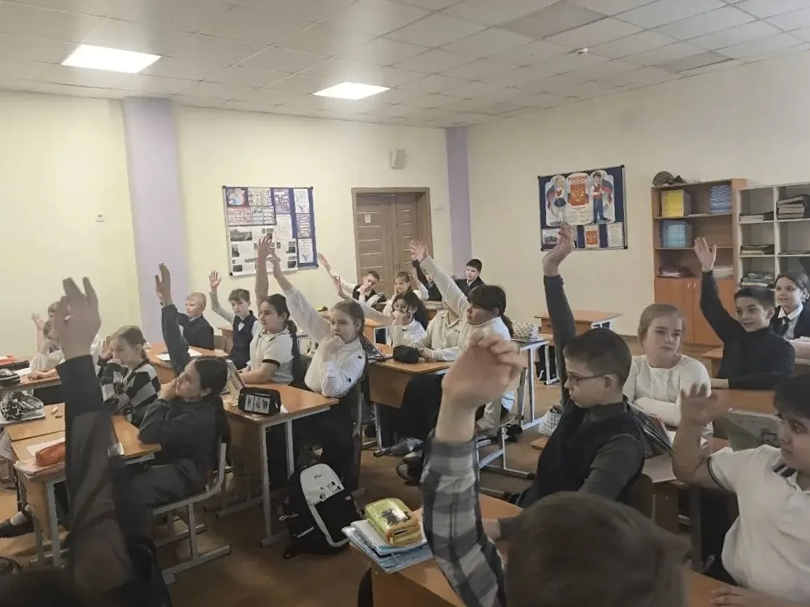 На прошлой неделе ученики 4-х классов приняли участие в игре "Что я знаю о России?", организатором к