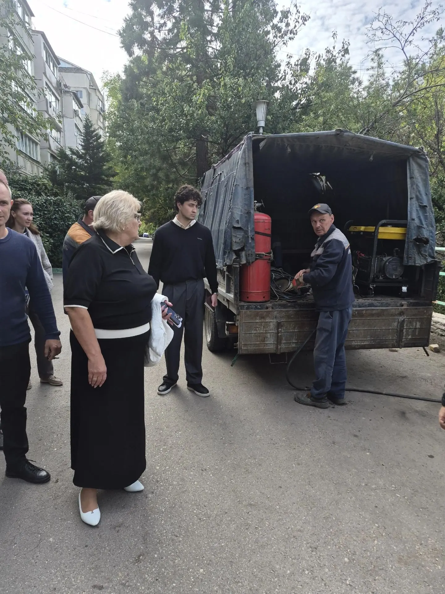 В рамках рабочего выезда провели встречу с жителями многоквартирного дома по улице Вино...