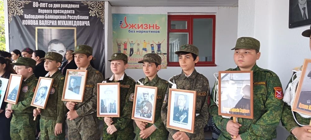 Помнить, чтобы жить: в нашей школе прошли акции «Георгиевская ленточка» и «Бессмертный ...