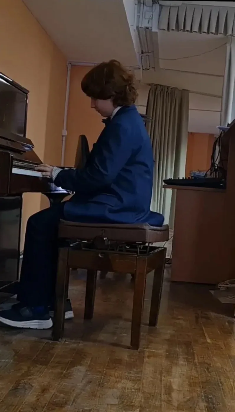 🎶 Весна, зазвучавшая в клавишах!  26 марта в отделении начальной школы прошел поистине волшебный веч