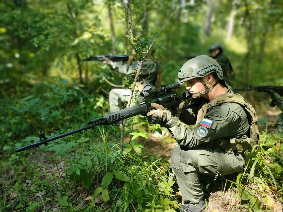 Амурских школьников зовут на бесплатные военно-патриотические смены Центра «ВОИН»