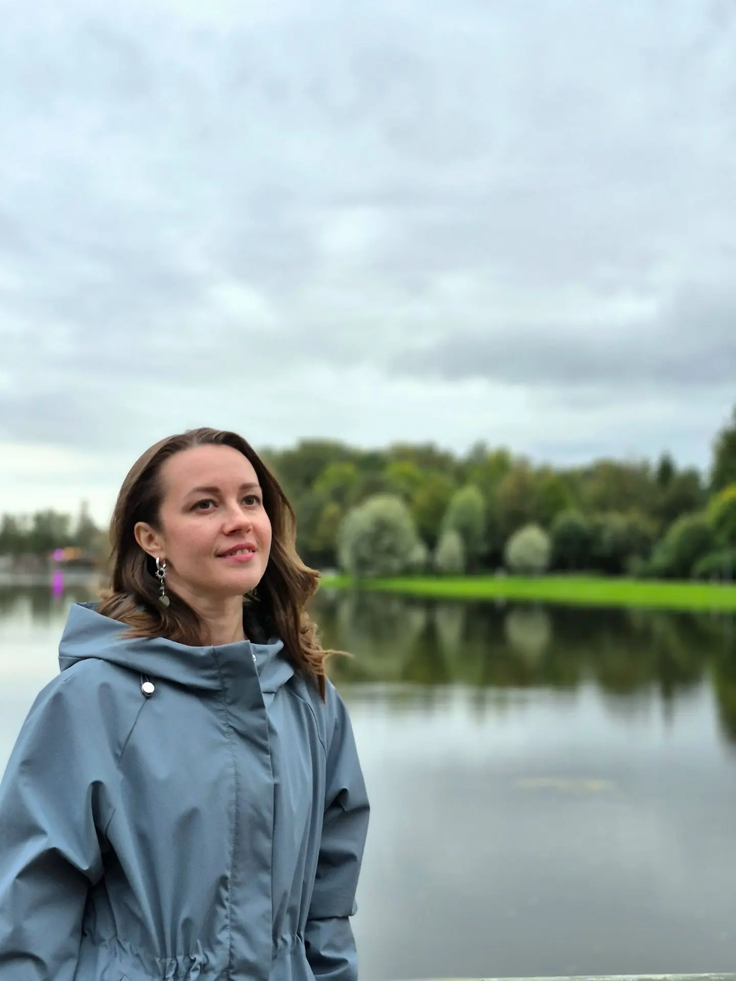 Если по-осеннему хандрить, то в Петербурге: во-первых, парки красиво увядают и вздыхают...
