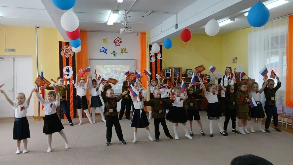 С Днём Победы
🌟 8 мая дошкольники средней, старшей и подготовительной групп приняли участие в музык