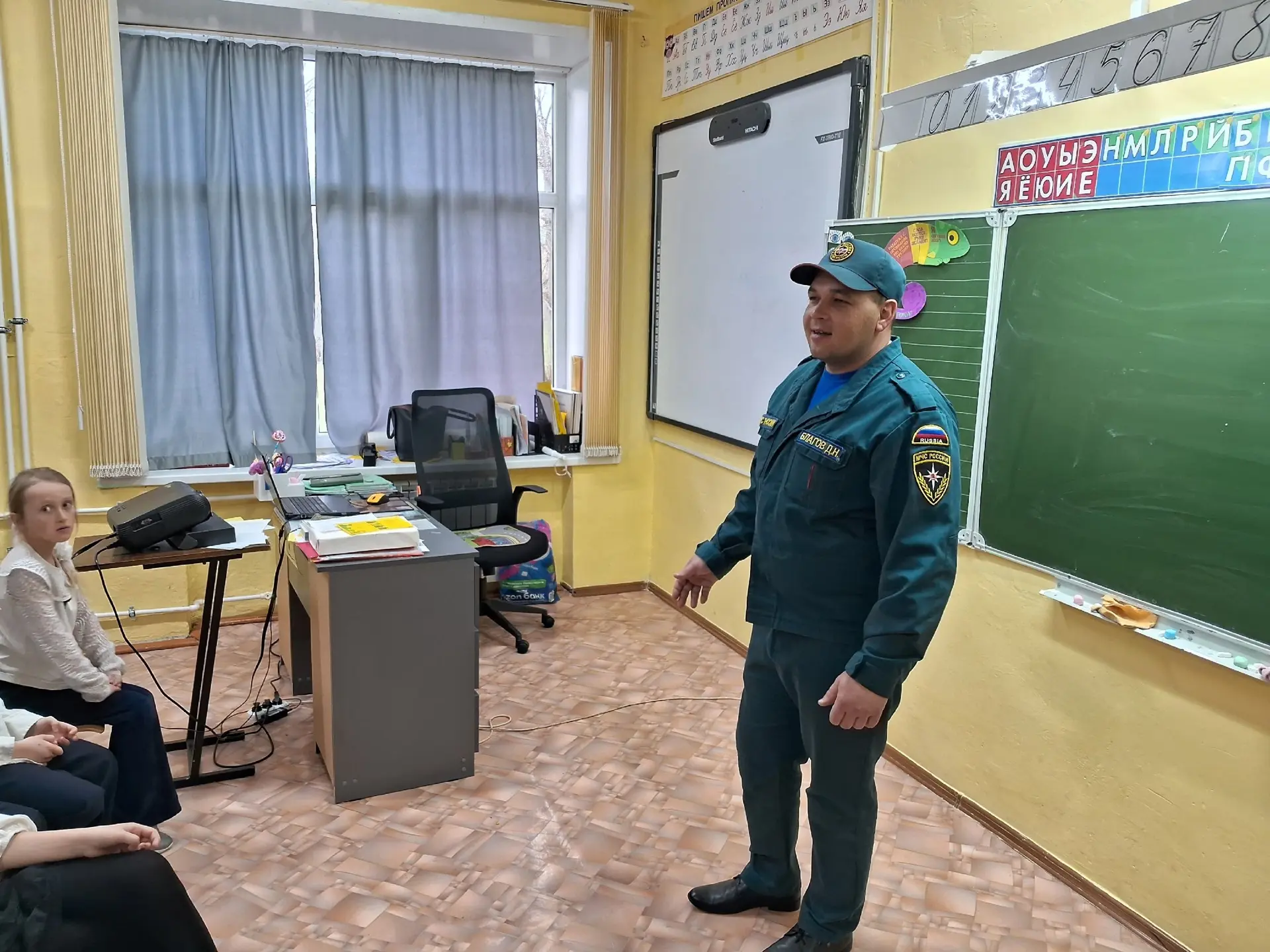В школе прошёл Всероссийский открытый урок культуры безопасности, приуроченный к 40-лет...