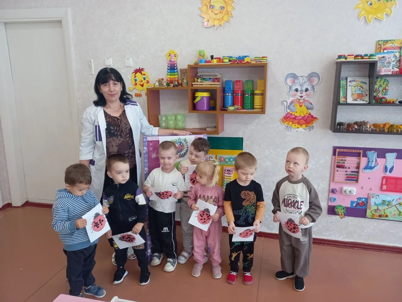 Занятие по лепке на тему: «Божья коровка» в группе раннего возраста № 1.
27.05.2026 в группе раннего