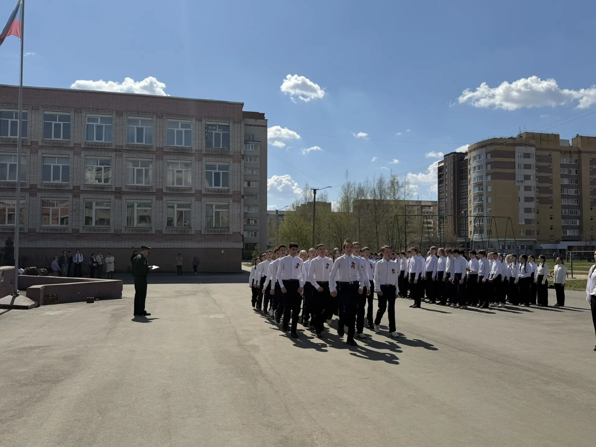 🎖️ Смотр строя и песни! 🎖️  Сегодня, 4 мая, в нашем лицее прошёл традиционный смотр строя и песни ср