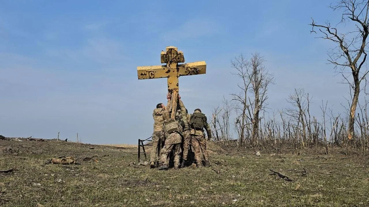 "Господь просвещение мое и Спаситель мой, кого убоюсь? Господь Защитник жизни моей, кого устрашусь? 