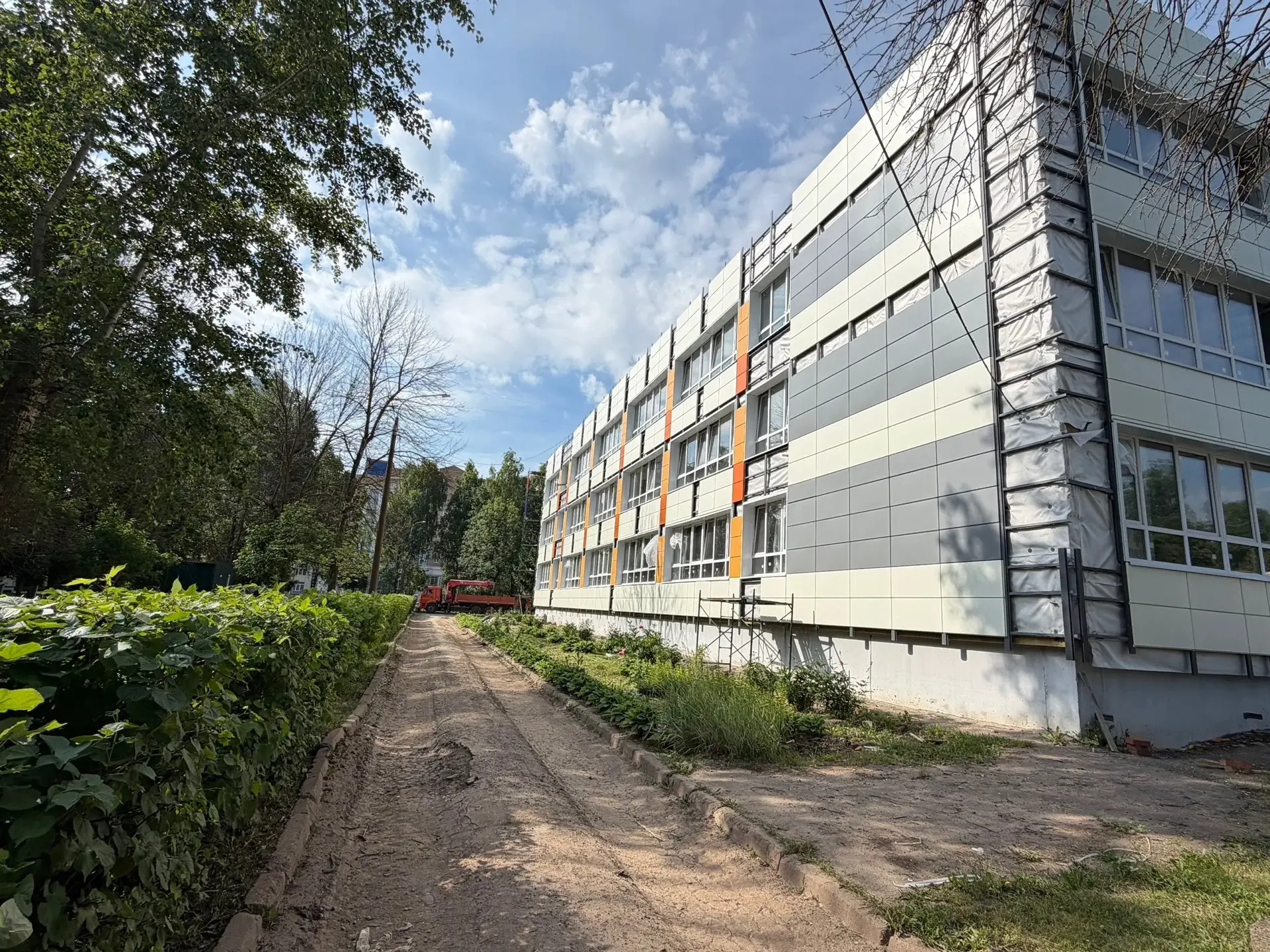 🏡В МБОУ "СОШ № 37" г. Чебоксары продолжается масштабный капитальный ремонт — и темпы работ позволяю