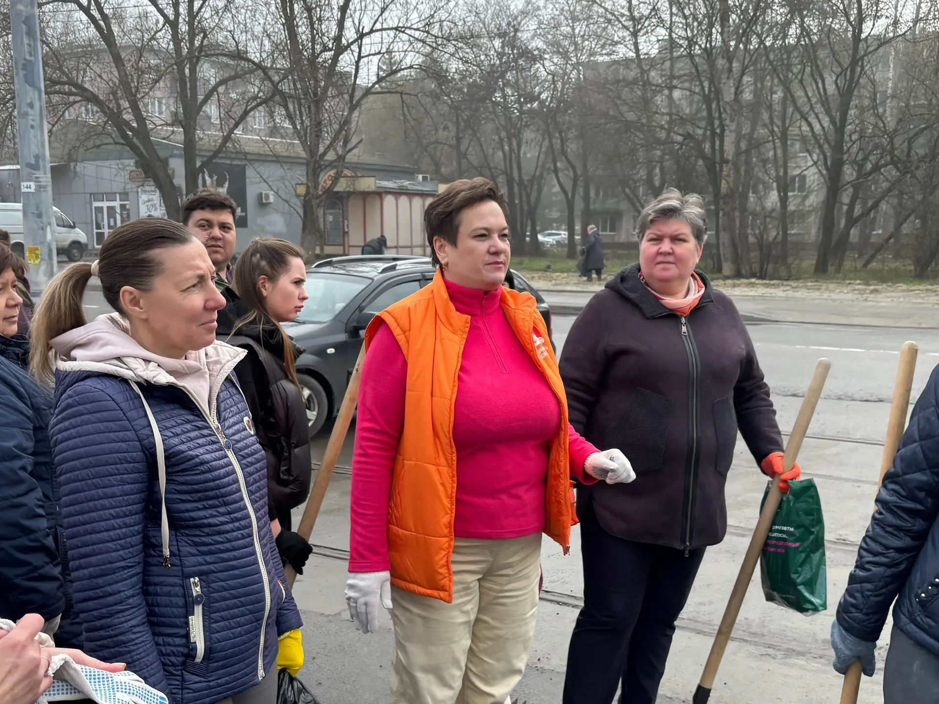 🗓 #ПрямоСейчас в рамках месячника по благоустройству региона сотрудники Министерства социального обе