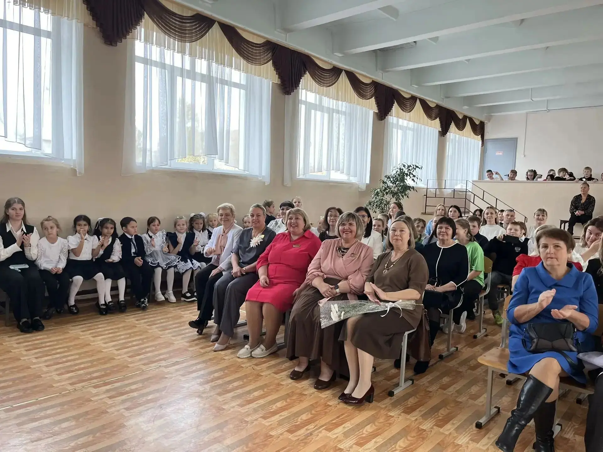 В нашей школе прошел незабываемый концерт, посвященный нашим дорогим учителям. Это был ...