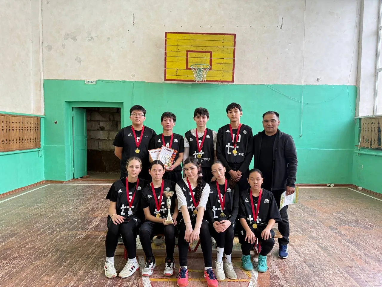 Победа в честь Героев: наши баскетболисты — лучшие в районе! 🏆🏀 Сегодня в селе Тумак прошел турнир п
