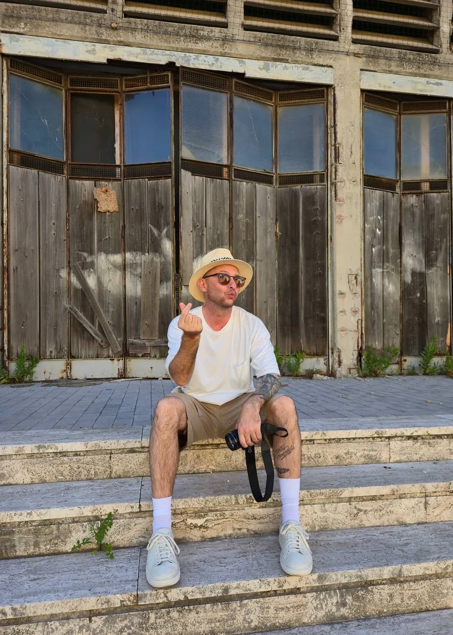 Впереди выходные 
и летнее настроение ☀️ 
Заряжаемся музыкой 
из плейлиста Ромы