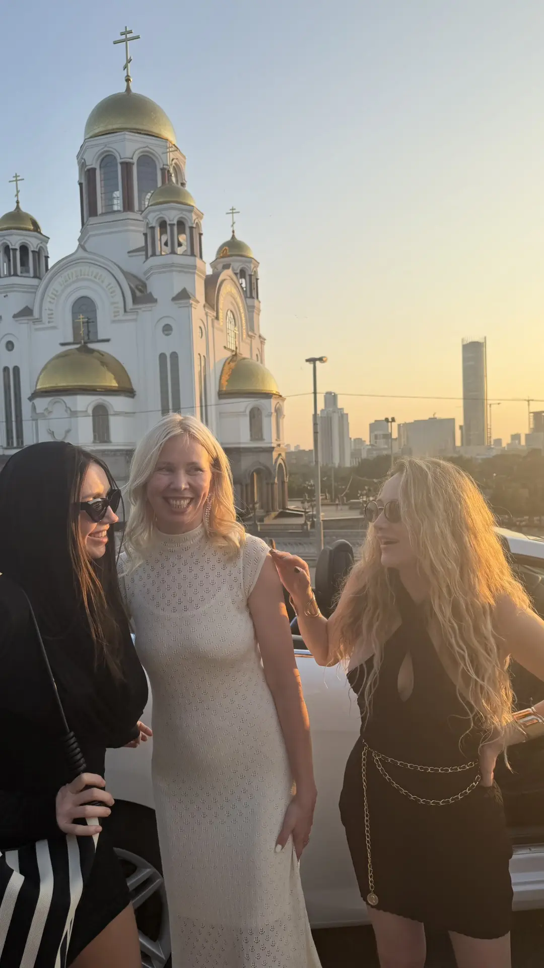Они пытались выжать веселье из понедельника 😆

Доброе утро )

На авито сняли Кабрик  и погнали к на
