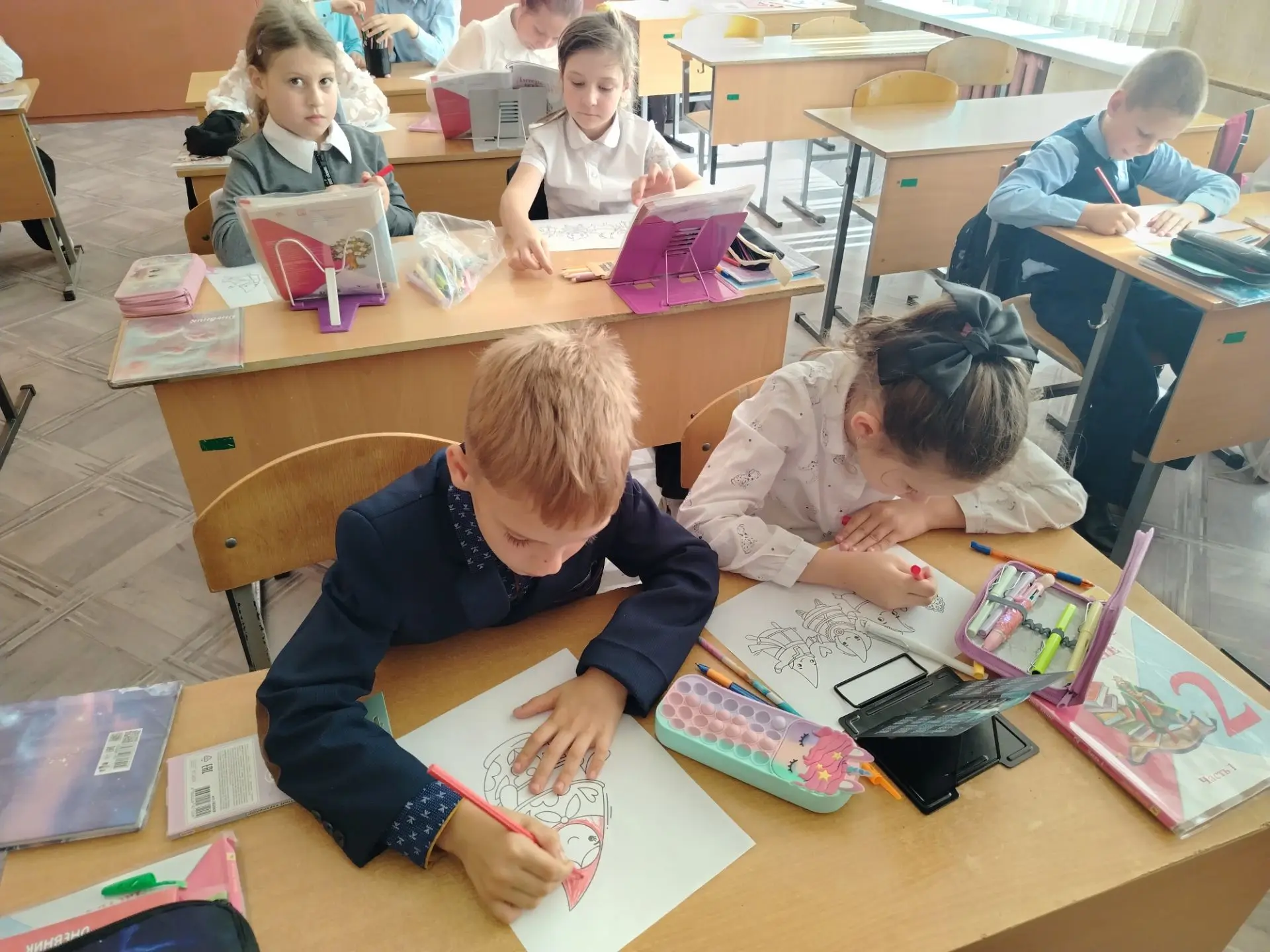 В 3 классе прошёл урок-путешествие по теме "Россия говорит на разных языках" ко дню язы...