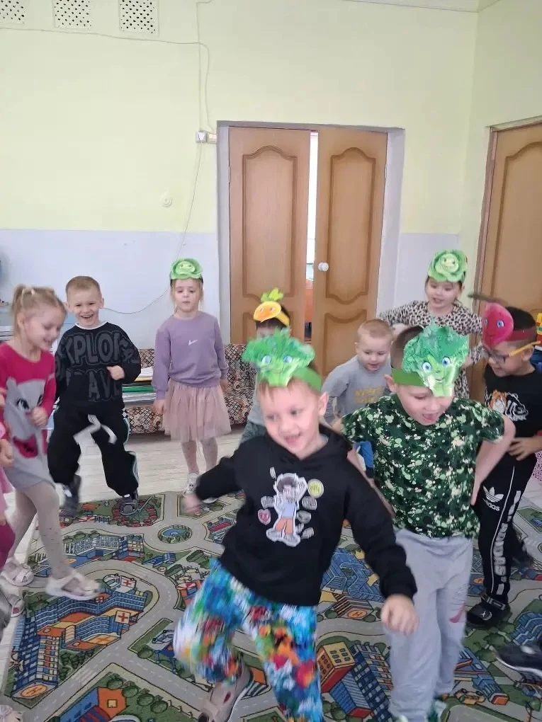 🥦 Витаминные эксперты: погружение в мир здоровья и воды! 💦  В подготовительной группе прошло третье 