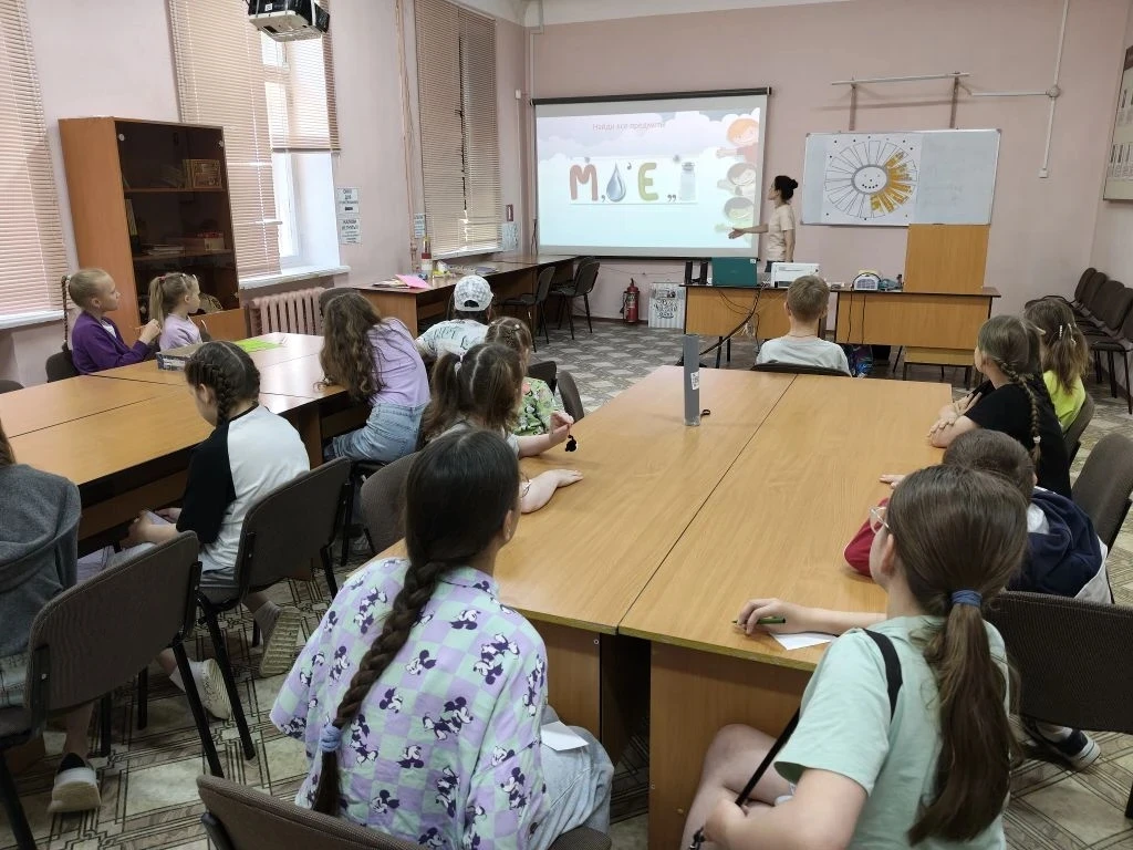 Путешествие в будущее: день технологий и открытий в лагере! 🚀🤖

Восьмой день в лагере получился не