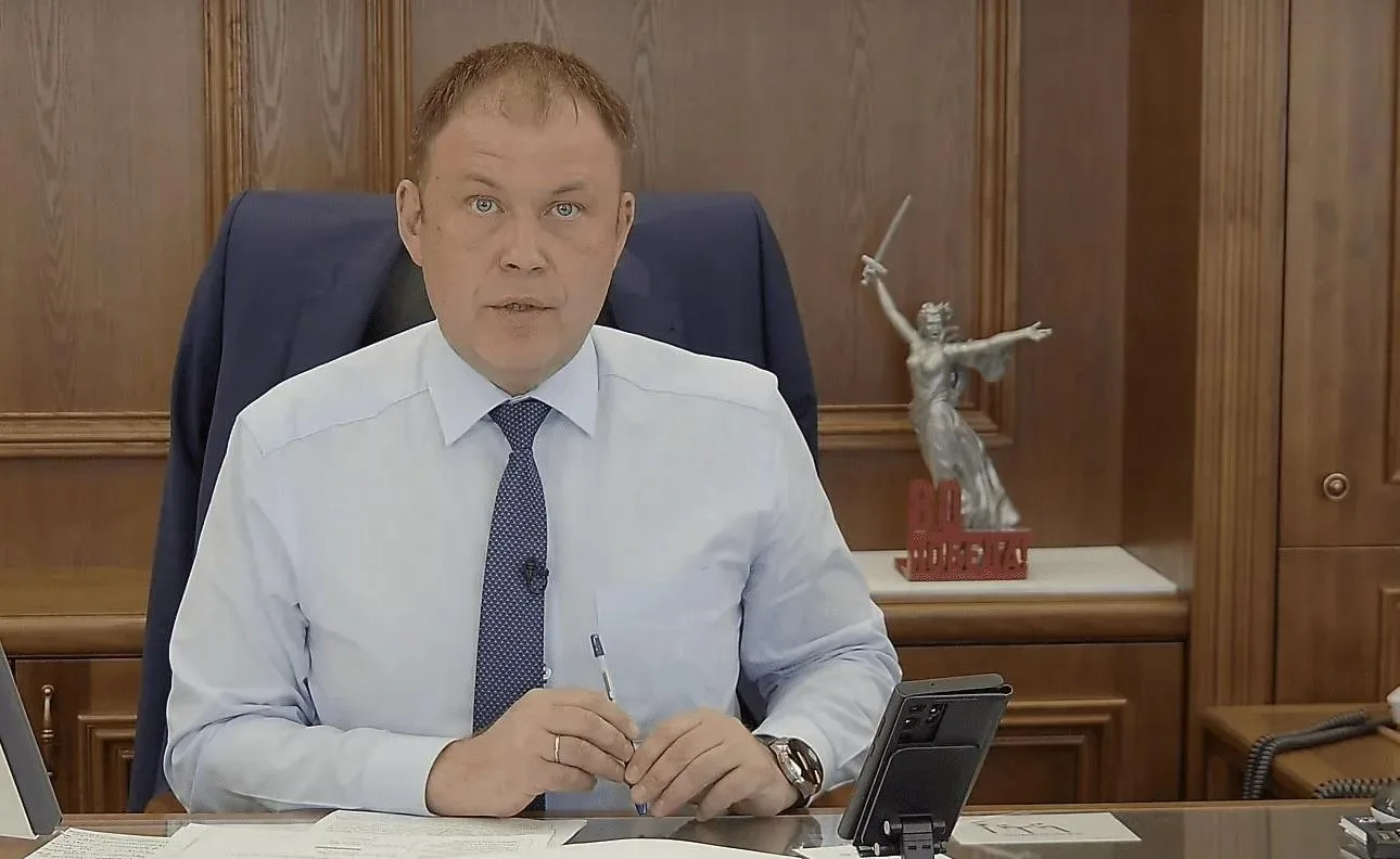 Губернатор Илья Середюк в ходе прямого эфира рассказал о ситуации с топливом в Кузбассе