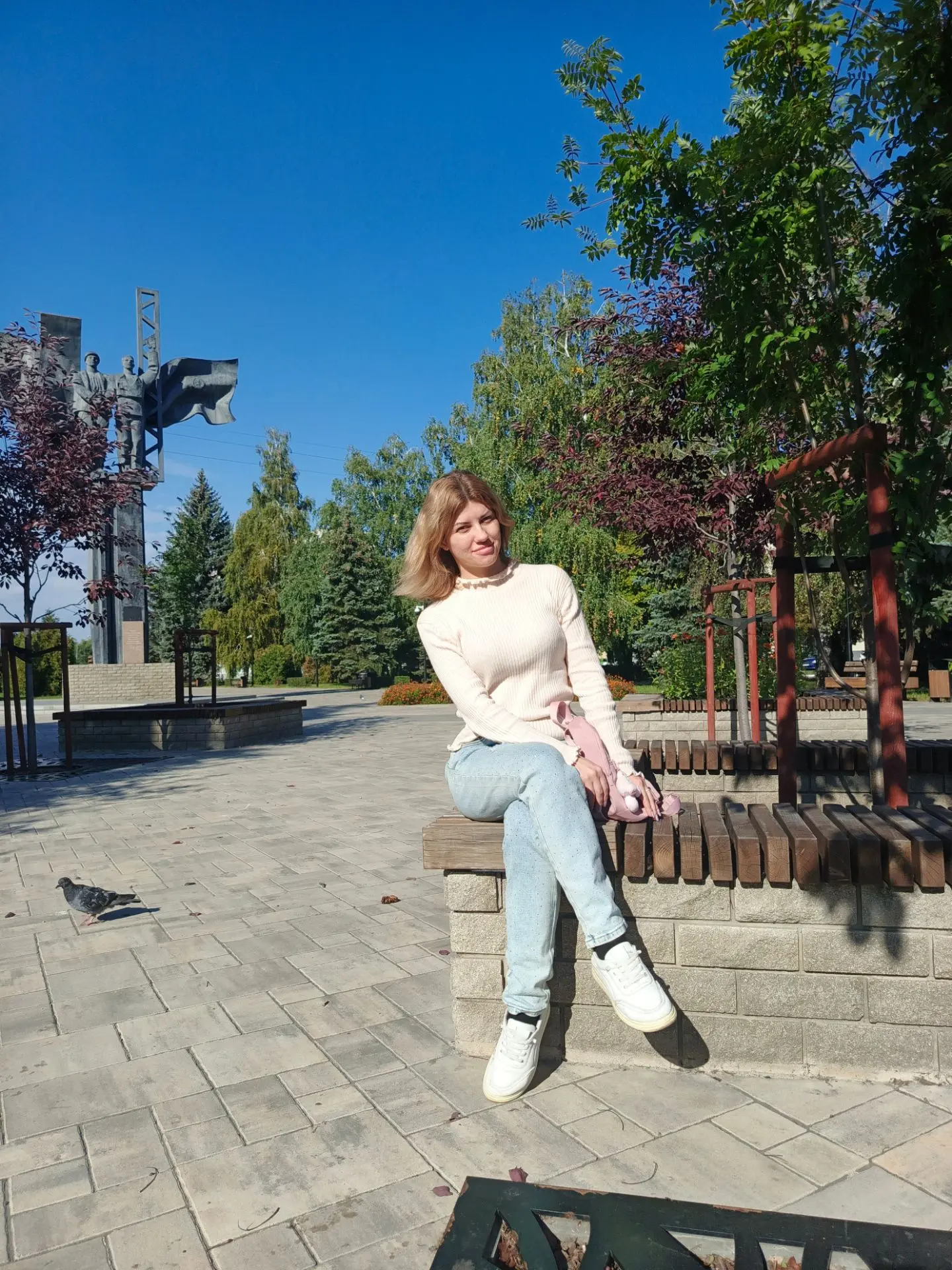 «☀️ Доброе утро! Понедельник — это чистый лист. Так давай напишем на нём историю о неве...