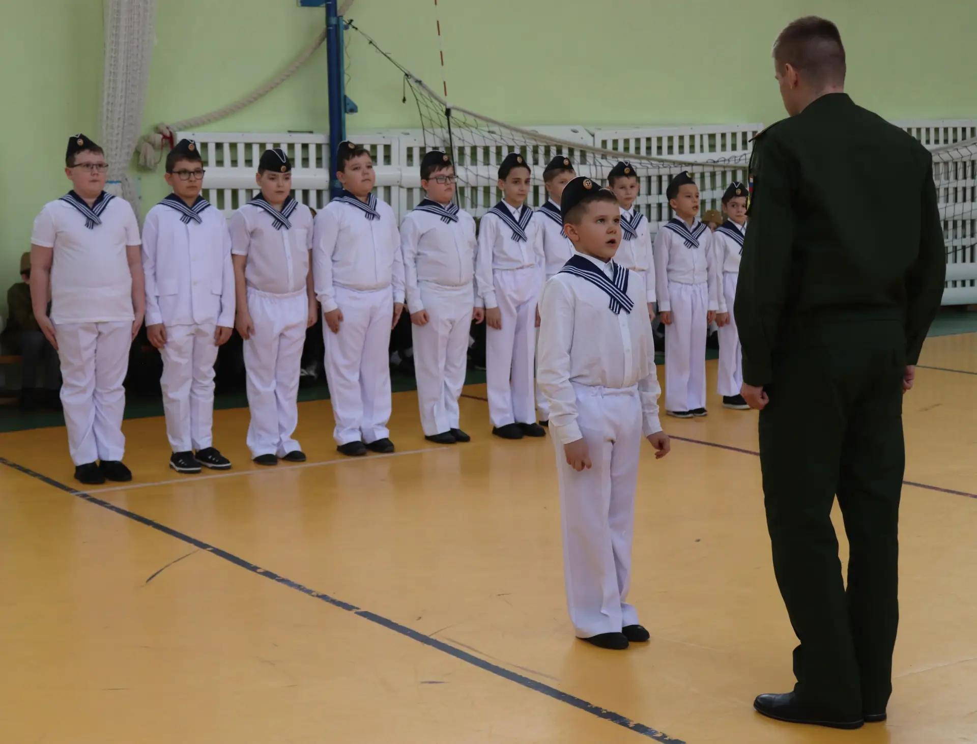 Смотр строя и песни 😊🤚 Мальчишки и девчонки, а так же их родители, спешим вам сообщить, что в нашей 
